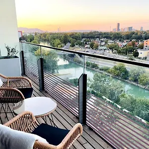  Apartament Sunrise Above Sky With Rooftop Pool Austria