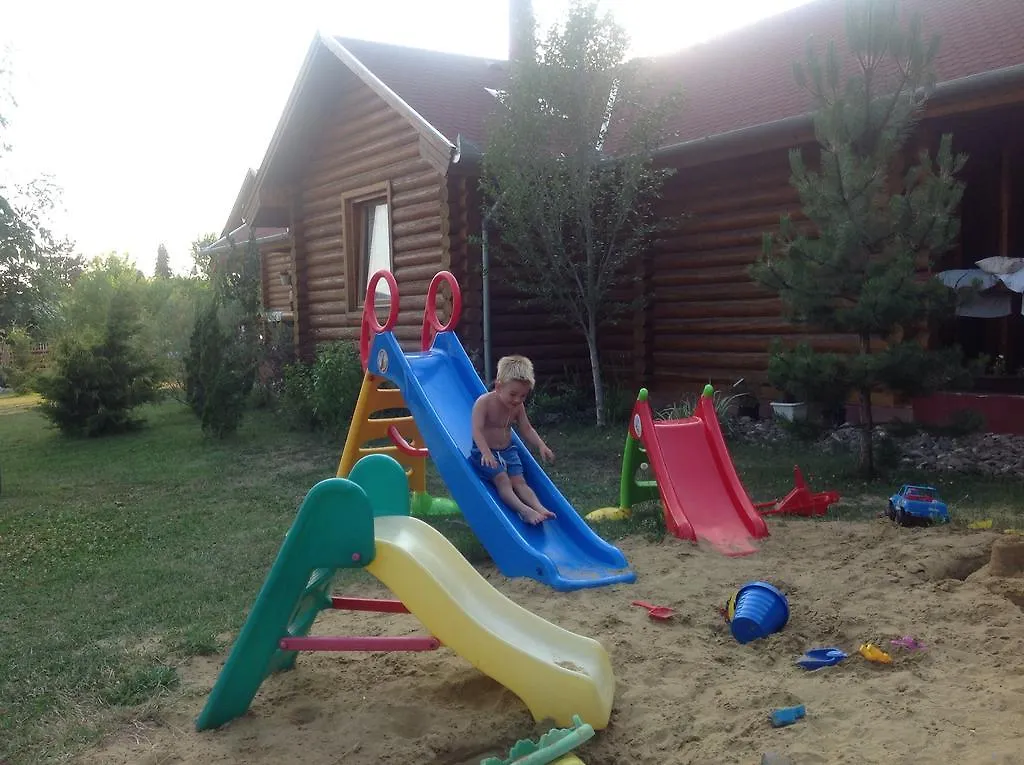 Relax Apartman Хайдусобосло 0*,
